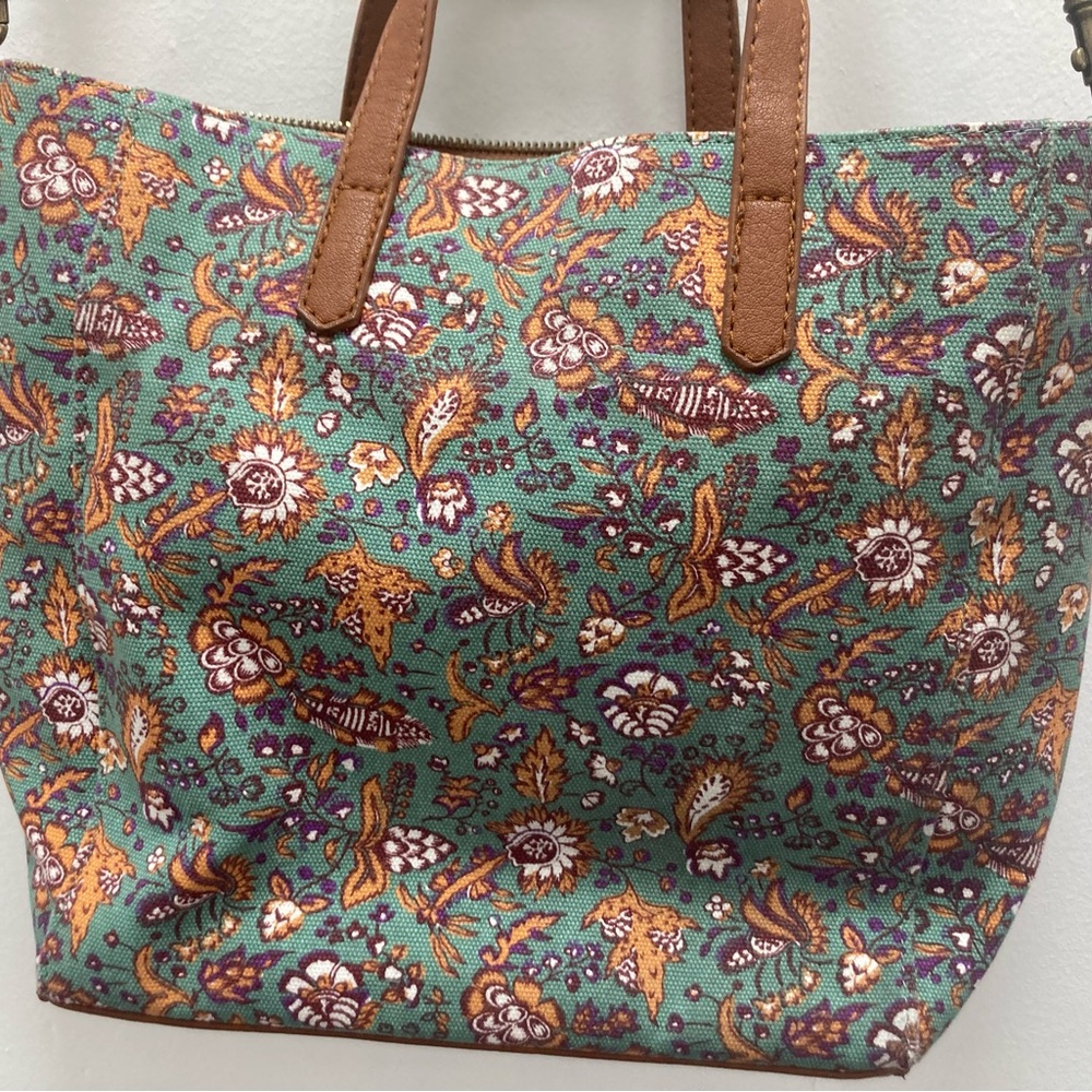 Universal Thread Zippered Floral Crossbody Bag Purse